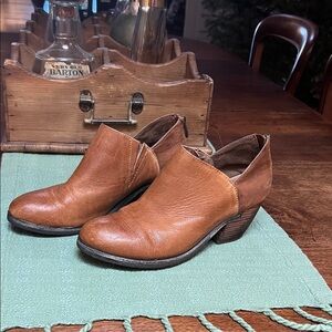 Antelope Brown Ankle Heeled Booties